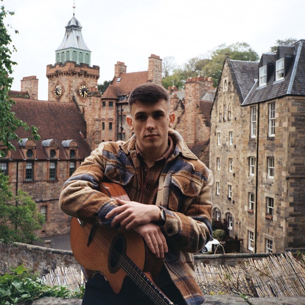 Sam Shackleton 4