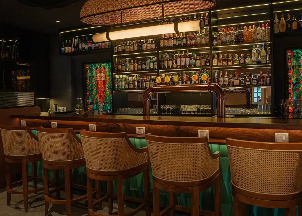 2 Pints Brewing Taproom & Kitchen 3