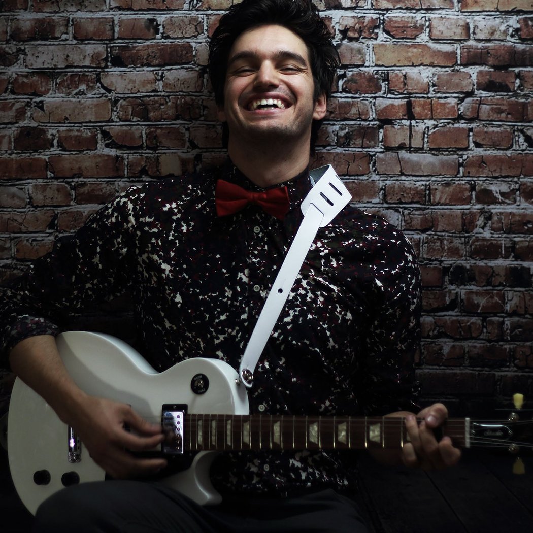 Live Music at Farley with John Vicino