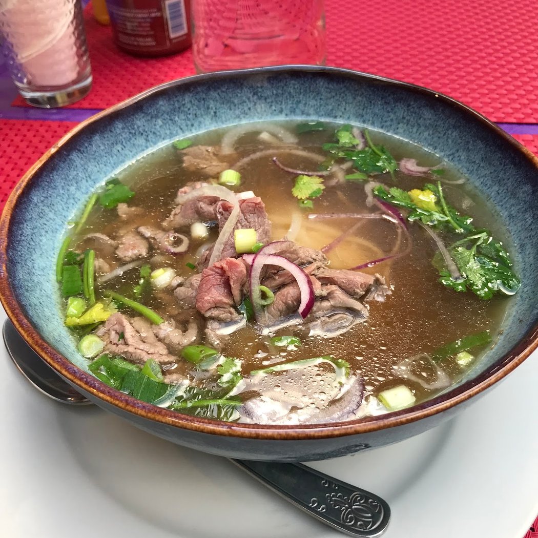 La Petite Table De Saigon 3