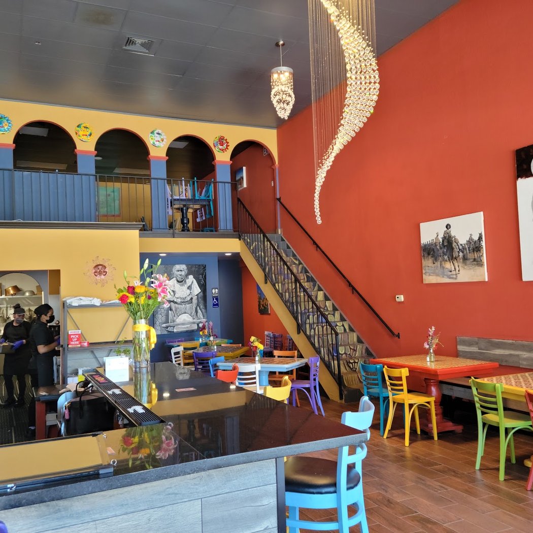LA FONDA DE LOS CARNALITOS 2