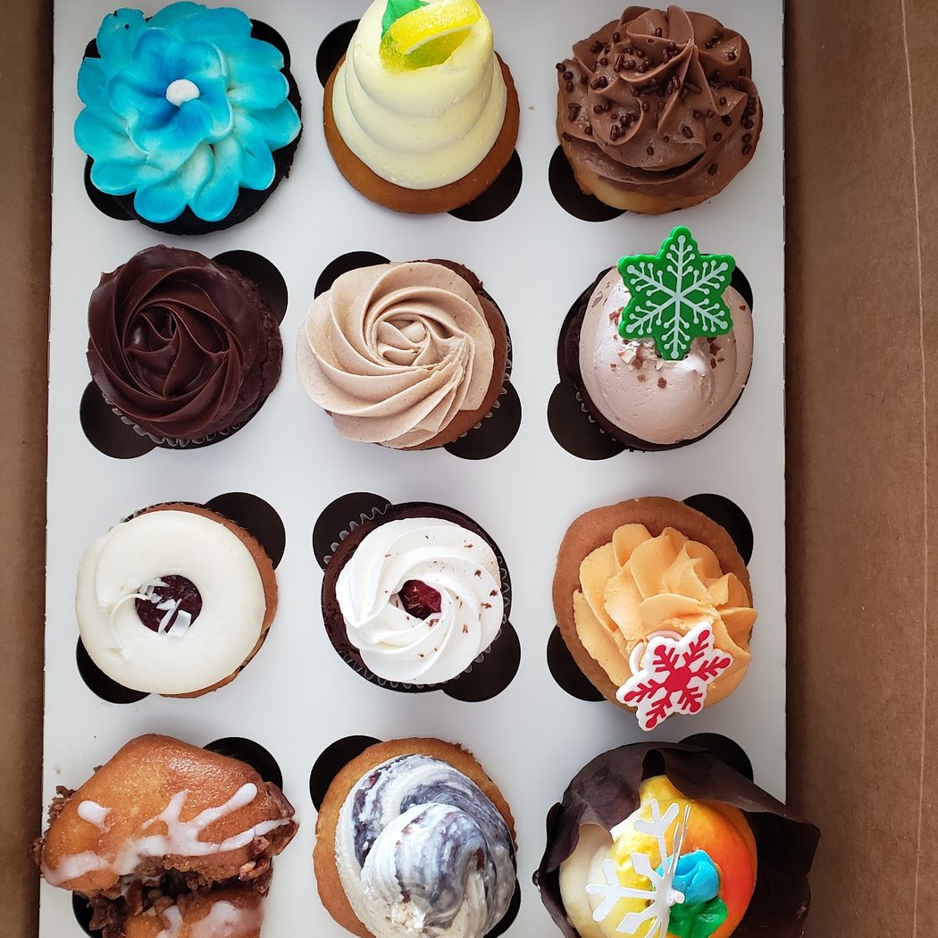 Hummingbird Bakery & Dessert Bar 1