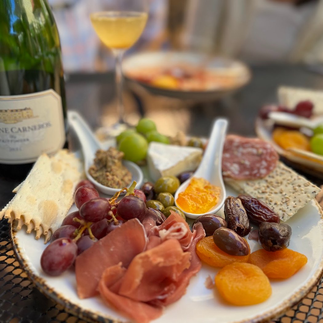 107 Bistro & Wine Bar 1