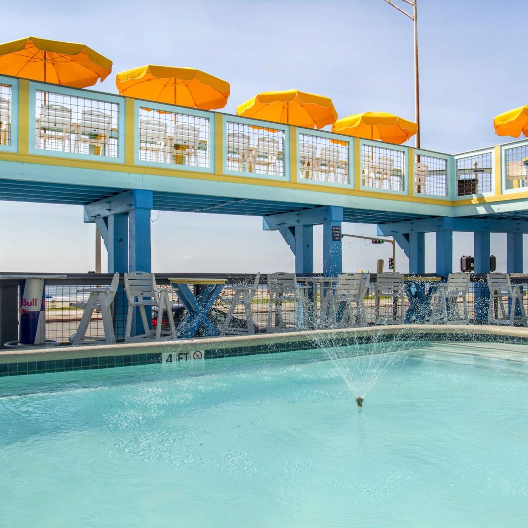 Float Pool & Patio Bar 2