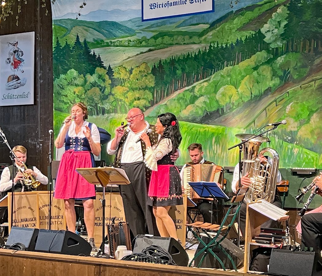 Volkssängerzelt Schützenlisl 1