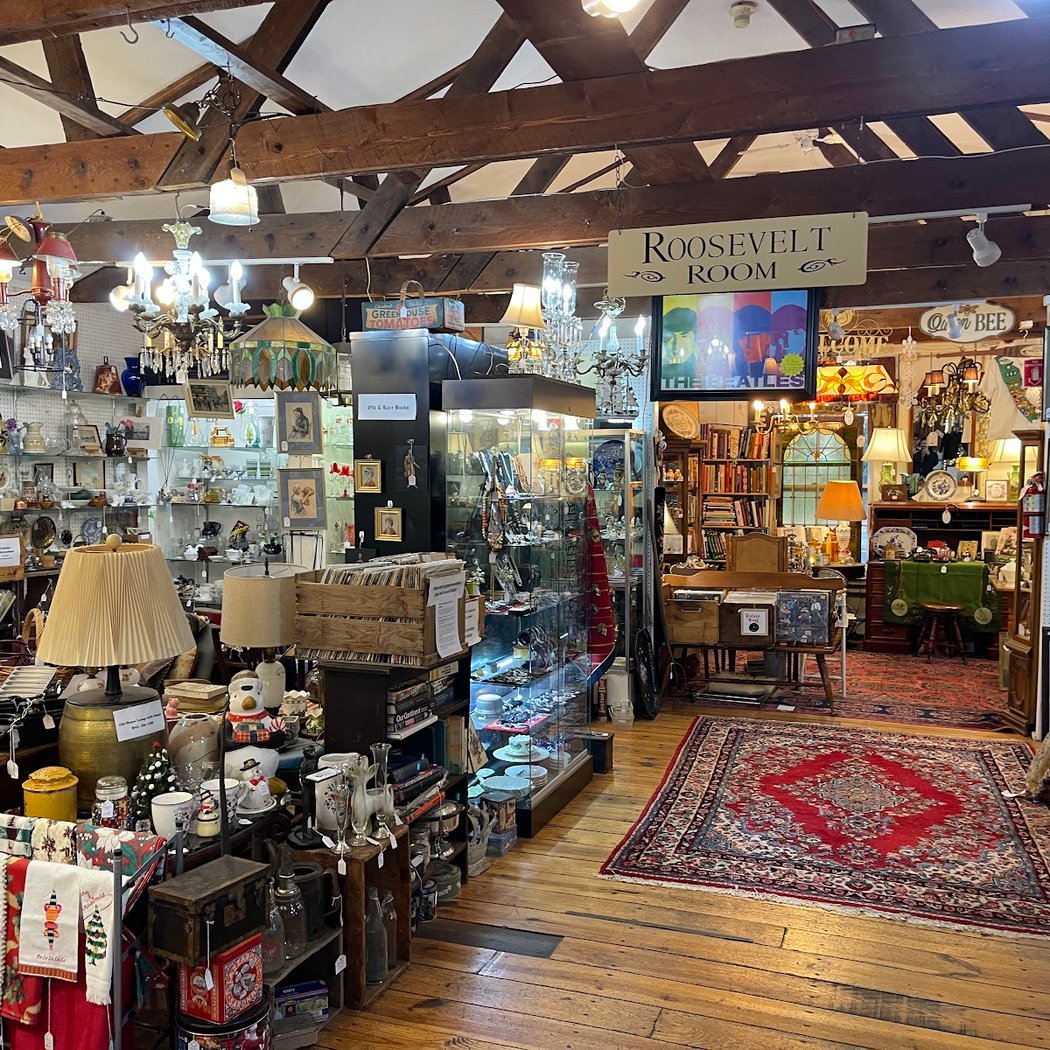Hyde Park Antiques Center 4