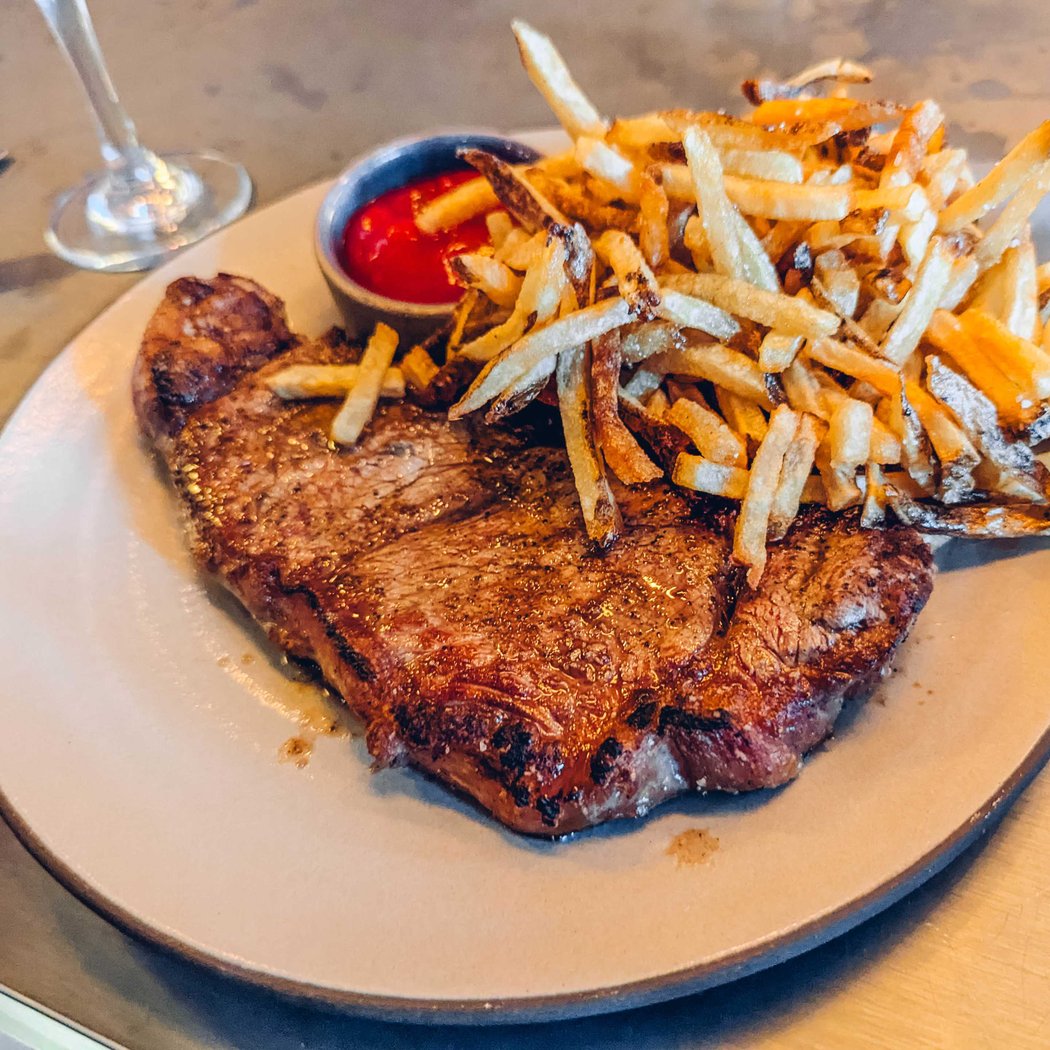 Steak Frites Bistro 4