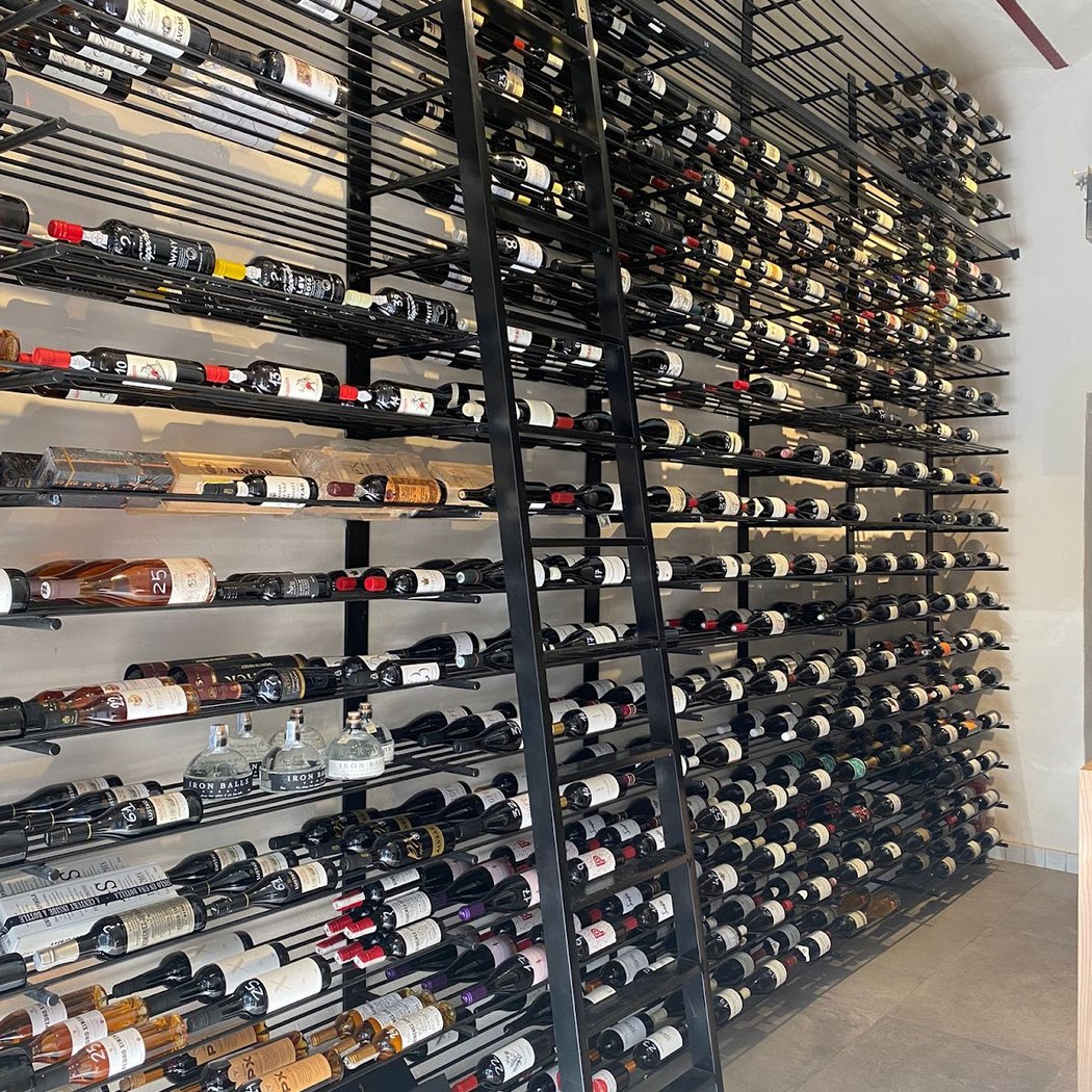 DELATIERRA TIENDA DE VINOS 1