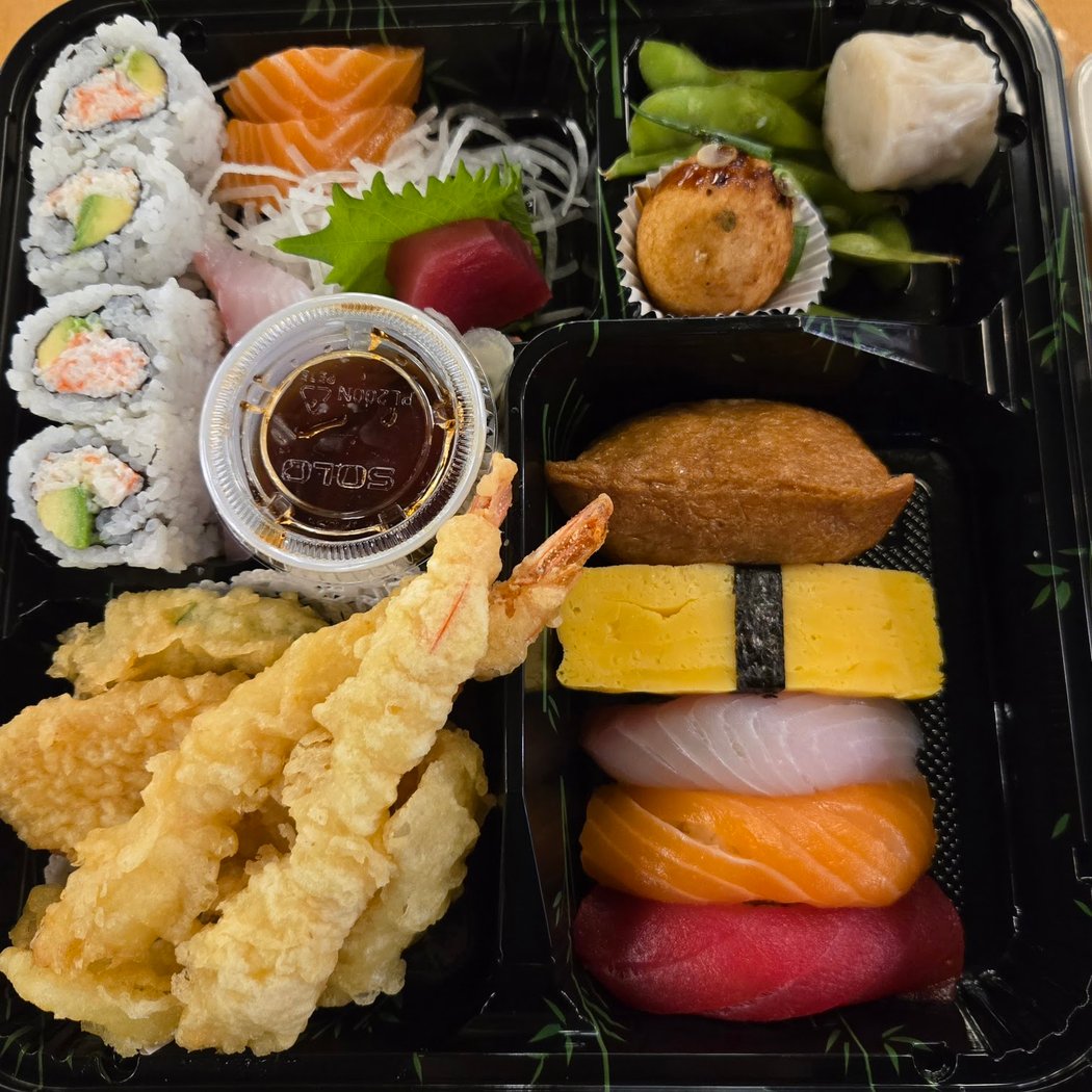 Plate Sushi & Chicken 3