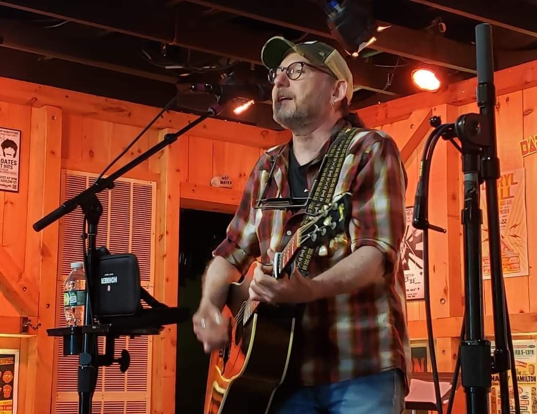 Happy Hour: Davey O. 1