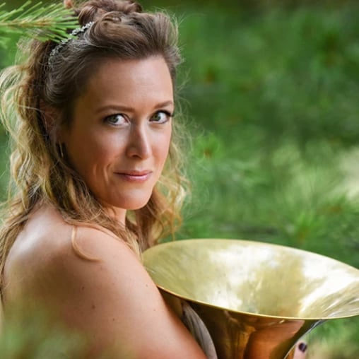 The Singing Horn 1