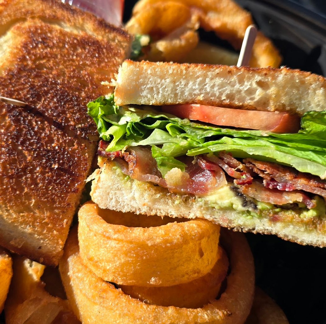 Trident Grill IV 1