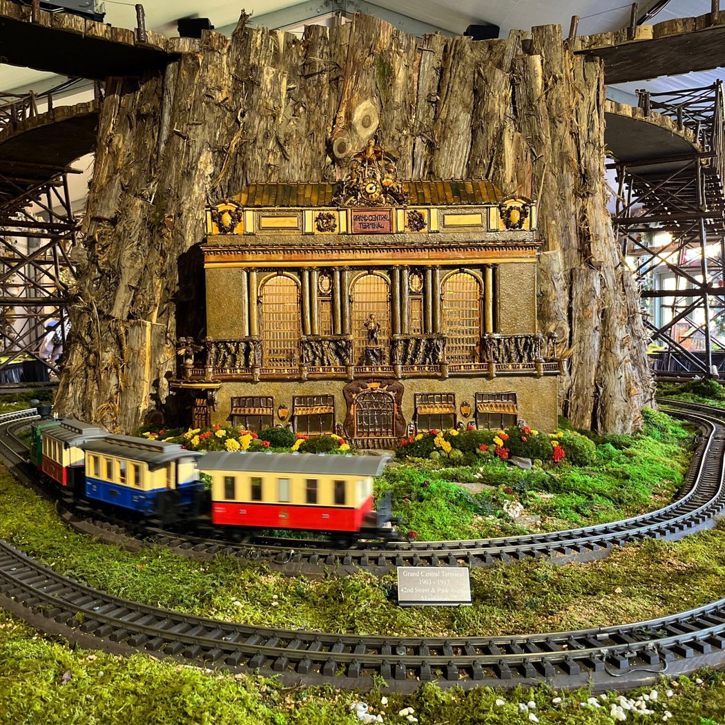 Holiday Train Show 4