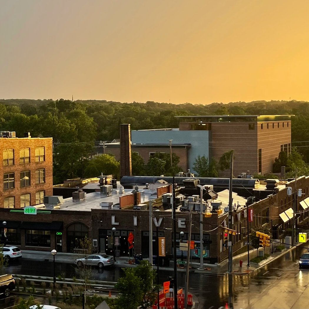 Ann Arbor Happy Hour at LIVE 3