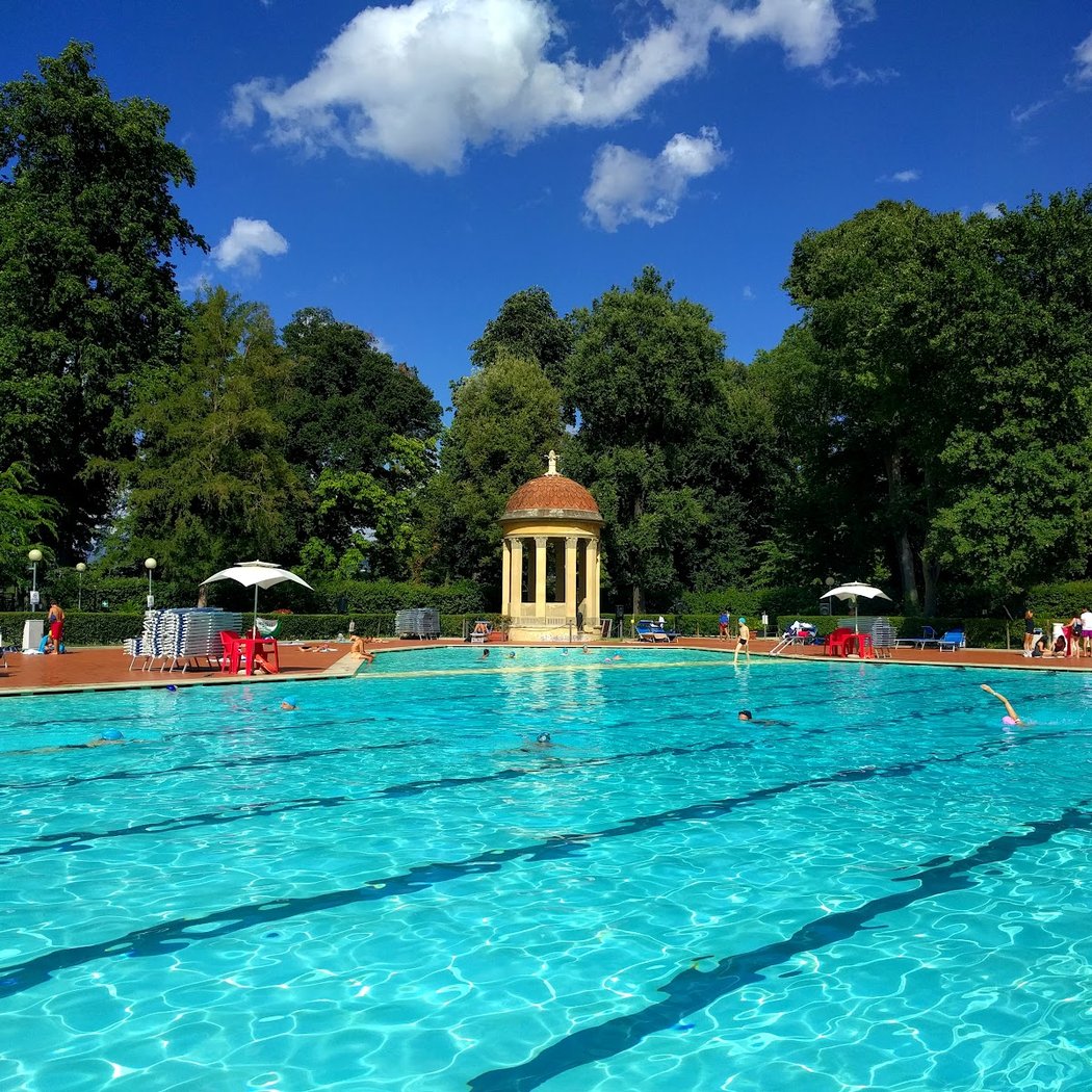 POOL PARTY ALLE PAVONIERE 1