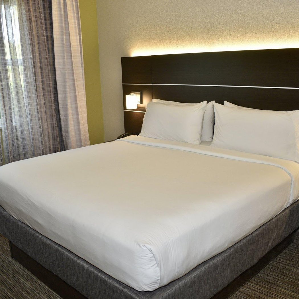 Holiday Inn Express Windsor Sonoma Wine Country by IHG 3