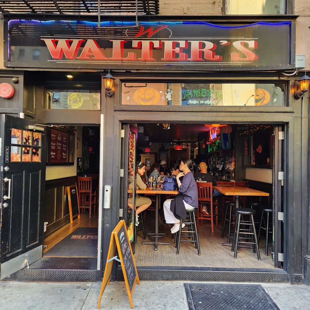 Walter's Bar 2