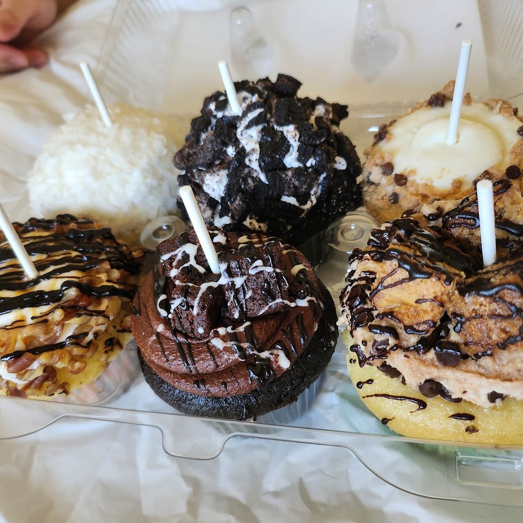 Cupcakes by Carousel 1