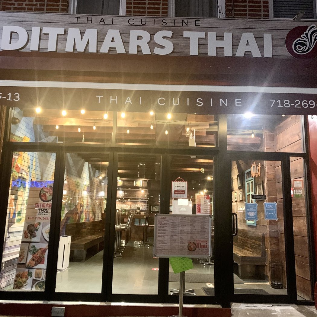 Ditmars Thai 2