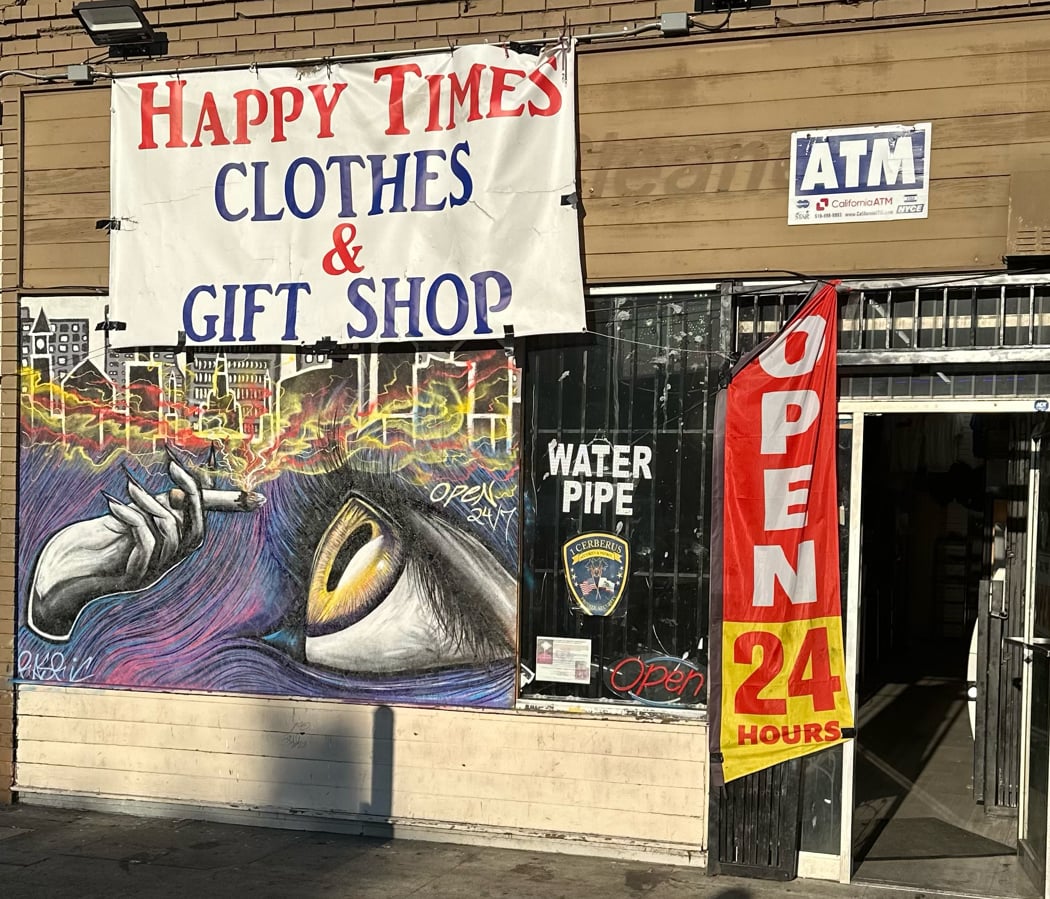 Happy Times Smoke Shop ,VAPE, GEEK BAR ,FLUM ,FOGER,ZYN,JUUL,GLASS PIPES,CBD,KRATOM,7-HYDROXY,WHIP IT,E-JUICE& WERE OPEN 24/7 2