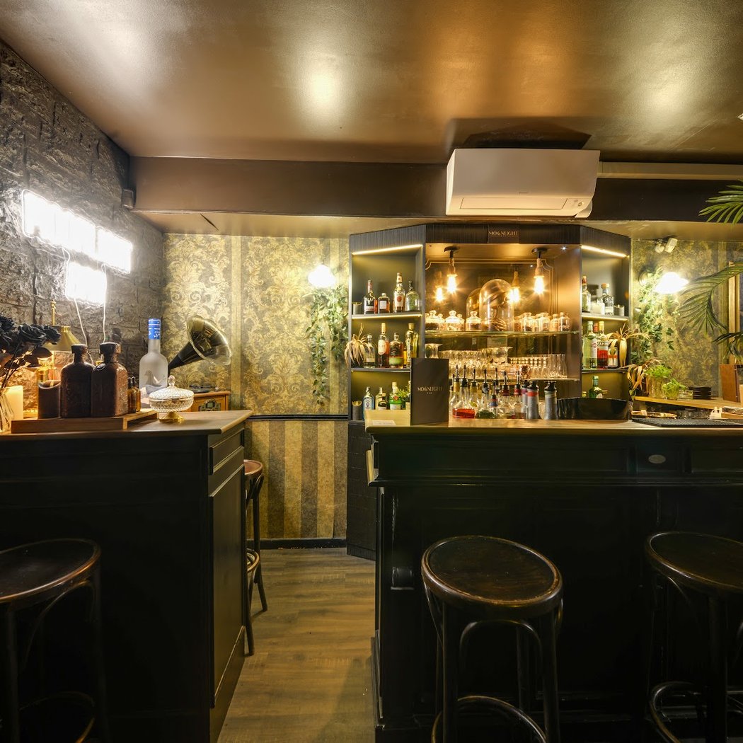 Moonlight Bar 5