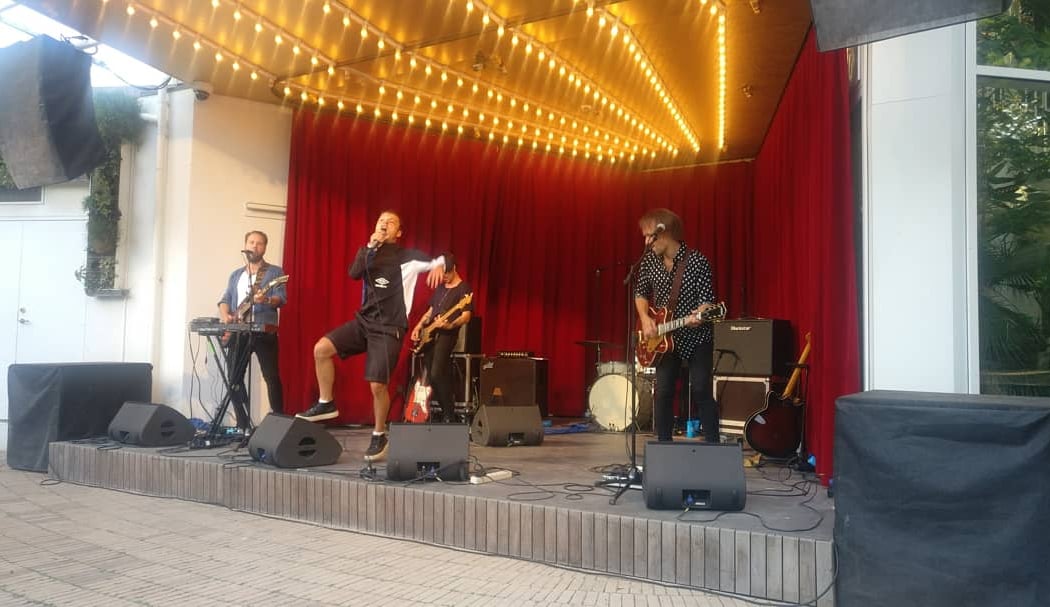 Danmarks største open air comedy-program som del af Tivoli Havefest 1