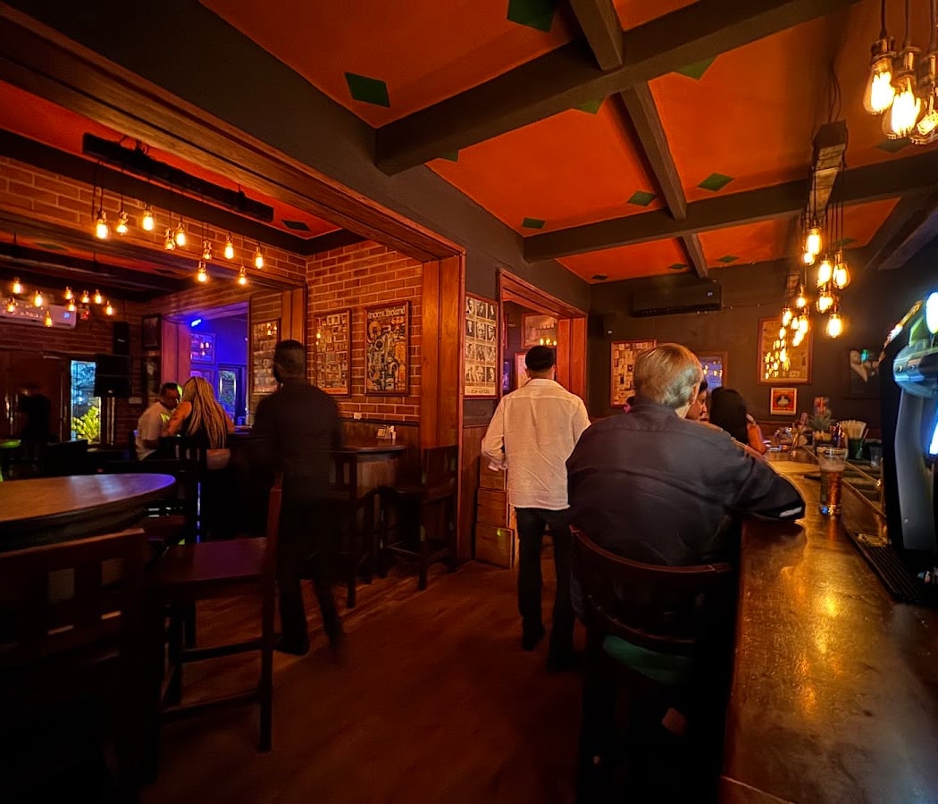 Irish Bar & Grill 3