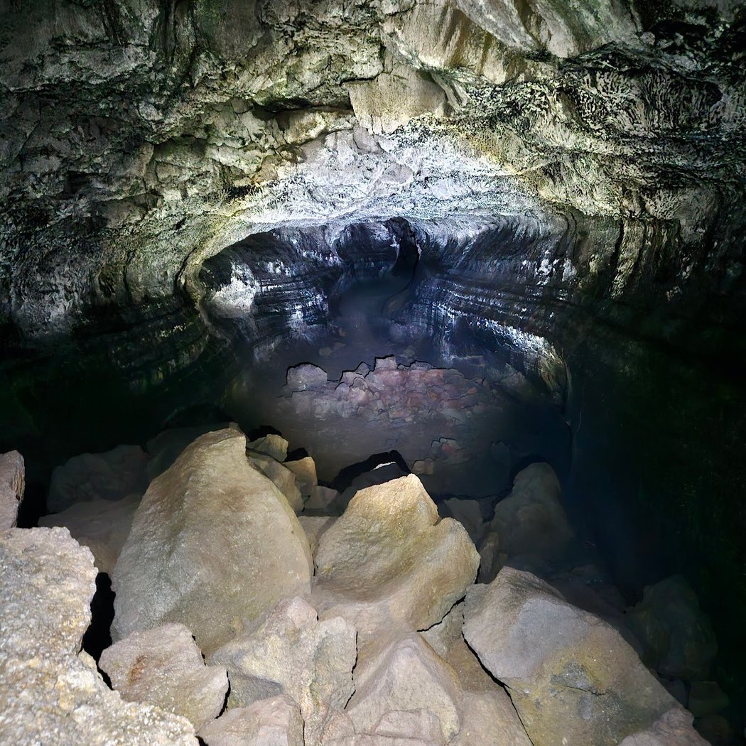 Ape Cave 2
