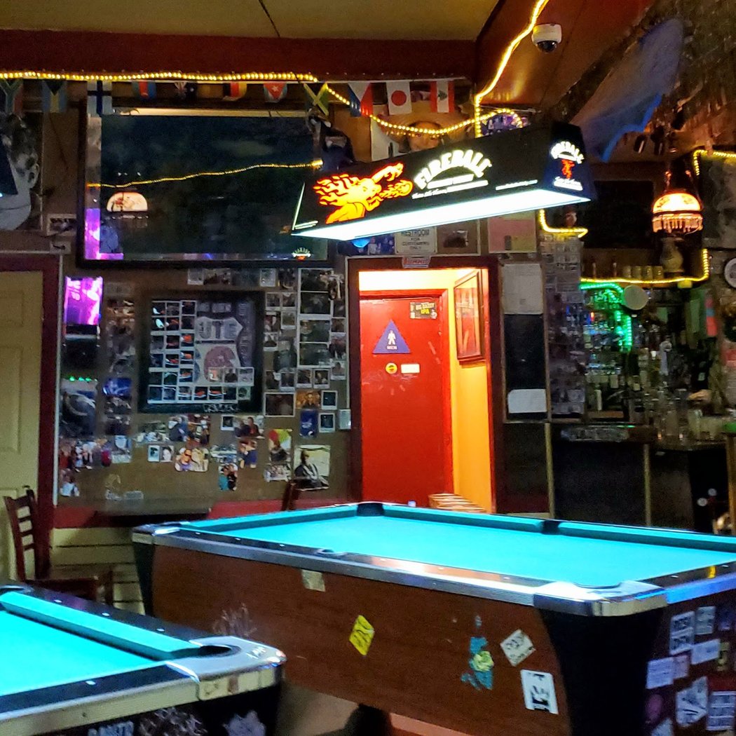 International Sports Bar 3