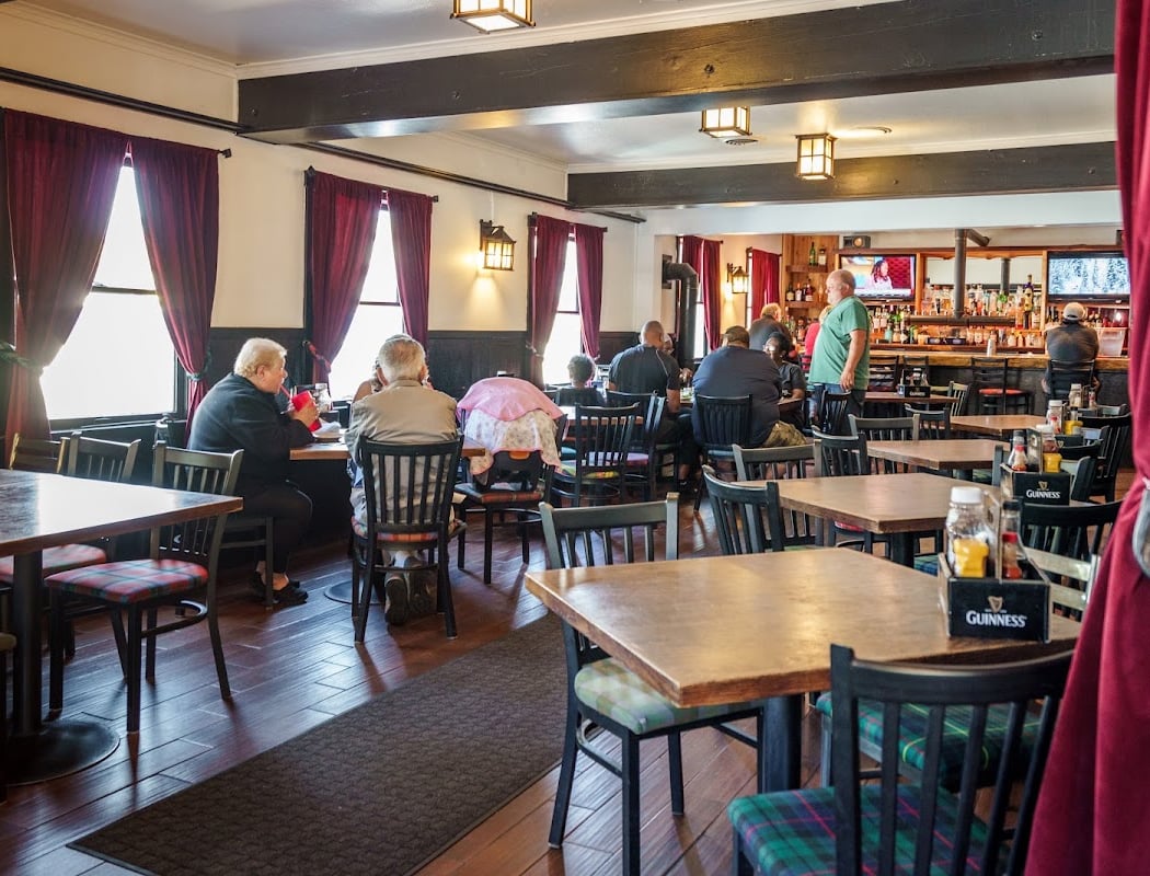 MacDuff's Pub 4