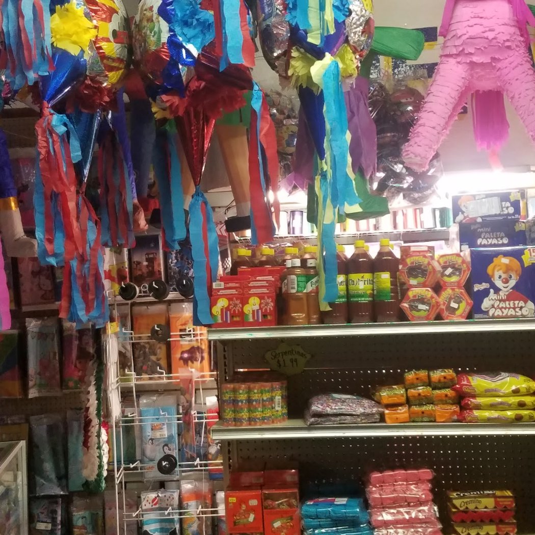 La Raza Party Supplies 1