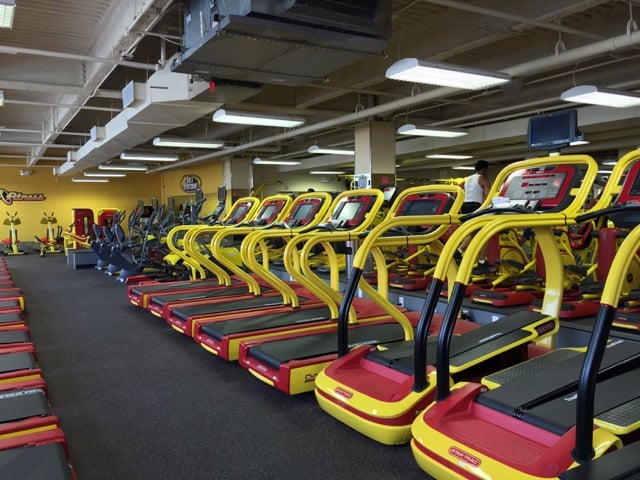 Indoor Pickleball at Retro Fitness 2