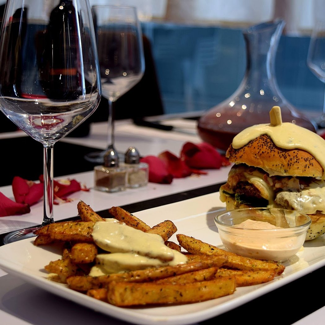 Le Lys d'Or - Burger & Bar à Cocktails 1