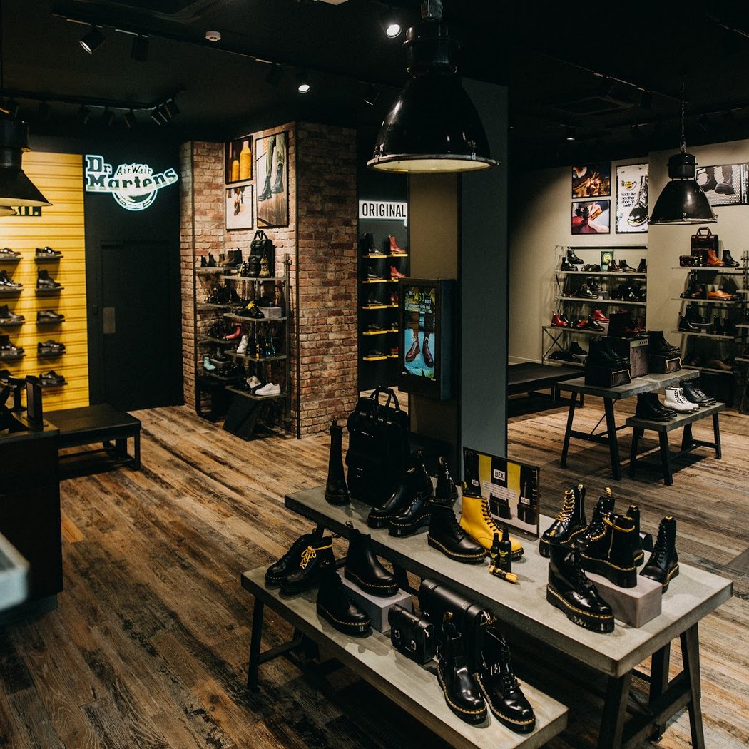 Dr. Martens 4