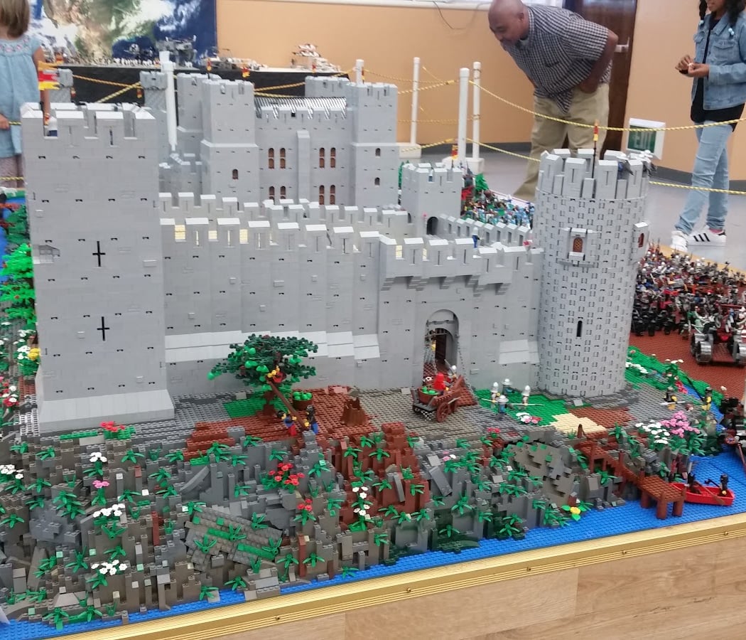 Free LEGO Mini-Winter Wonderland 3
