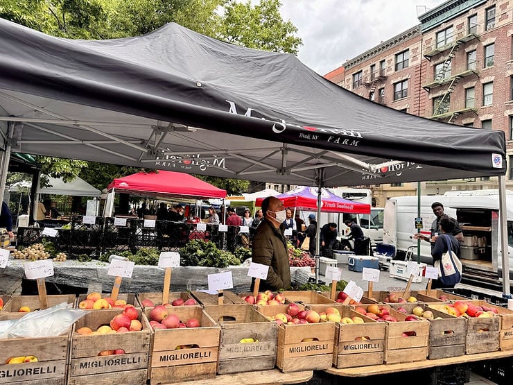 Down to Earth Farmers Market 1