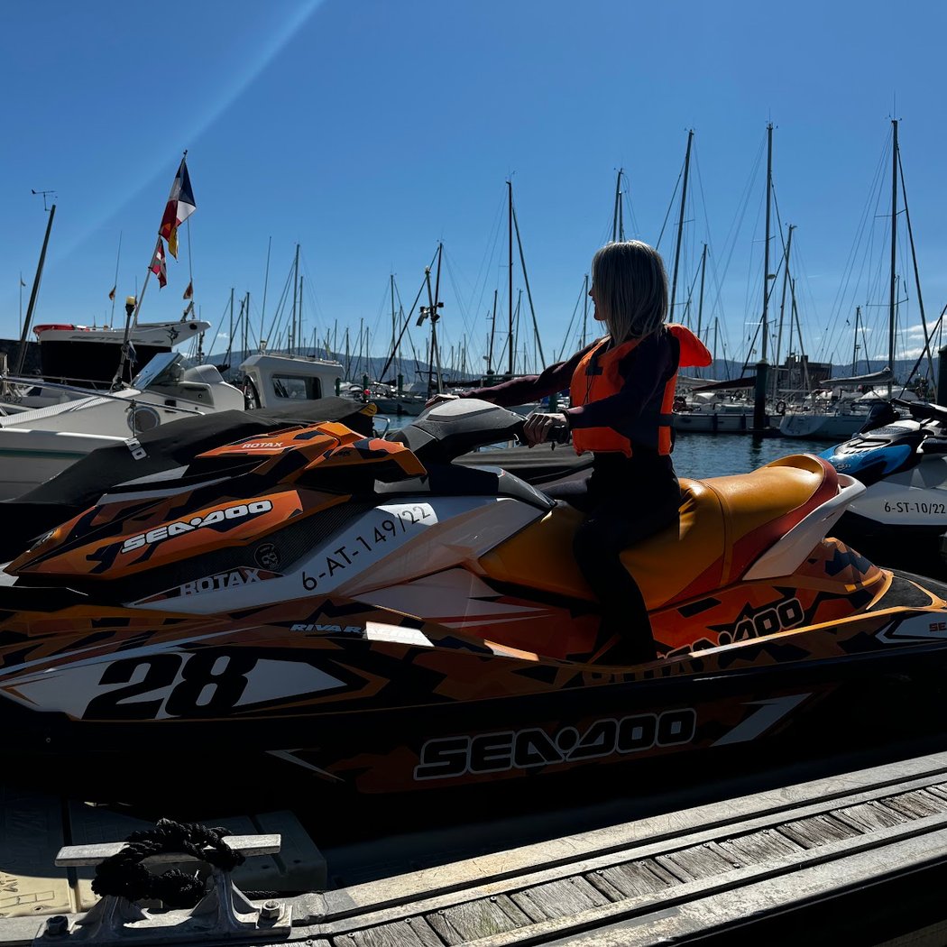 Water Joy Hondarribia | motos de agua y experiencias 3