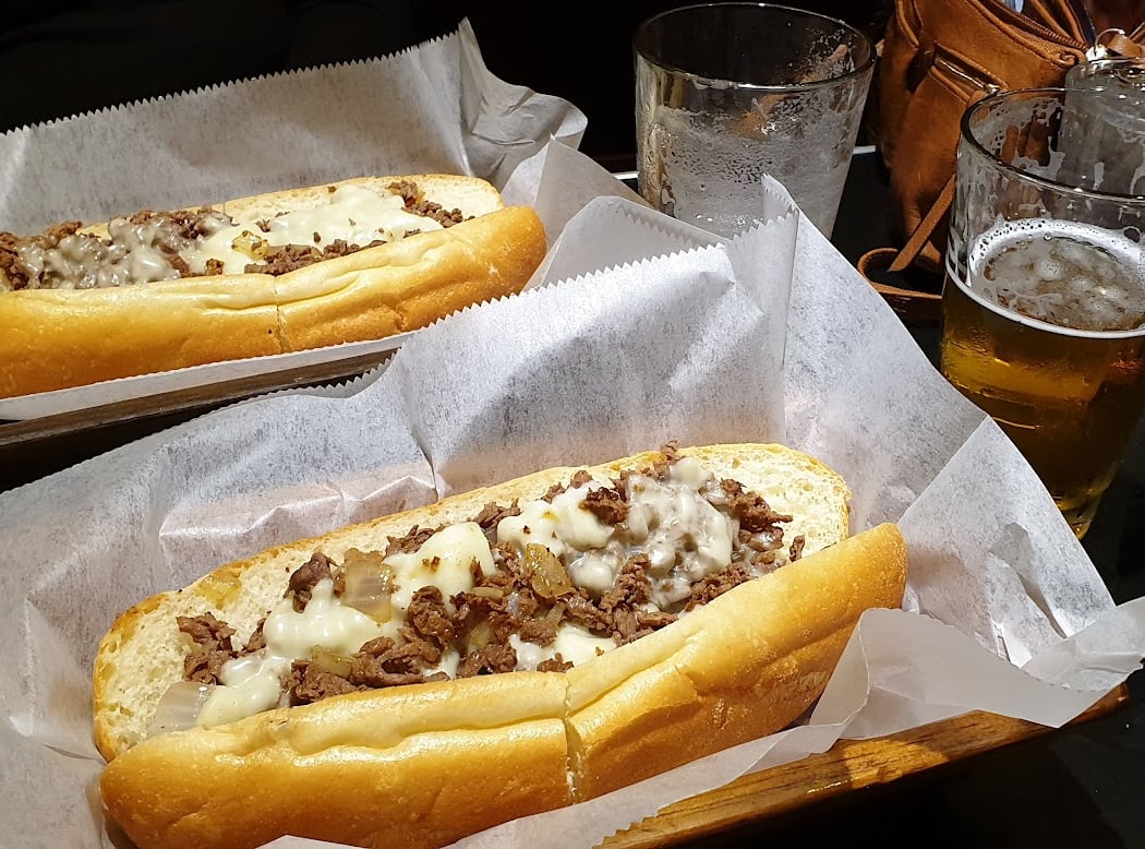 Wogies Bar & Grill, FIDI 3