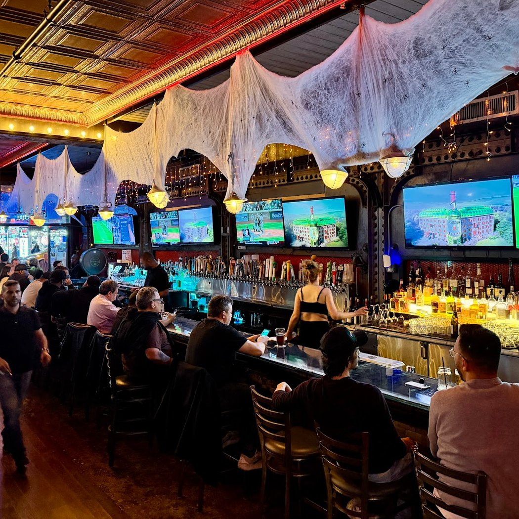 NYC Halloween Pub Crawl 2025 1