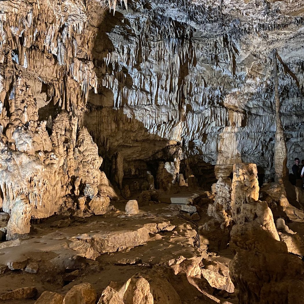 Caves of Arcy-sur-Cure 2