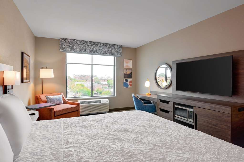 Hampton Inn Salem Boston 3