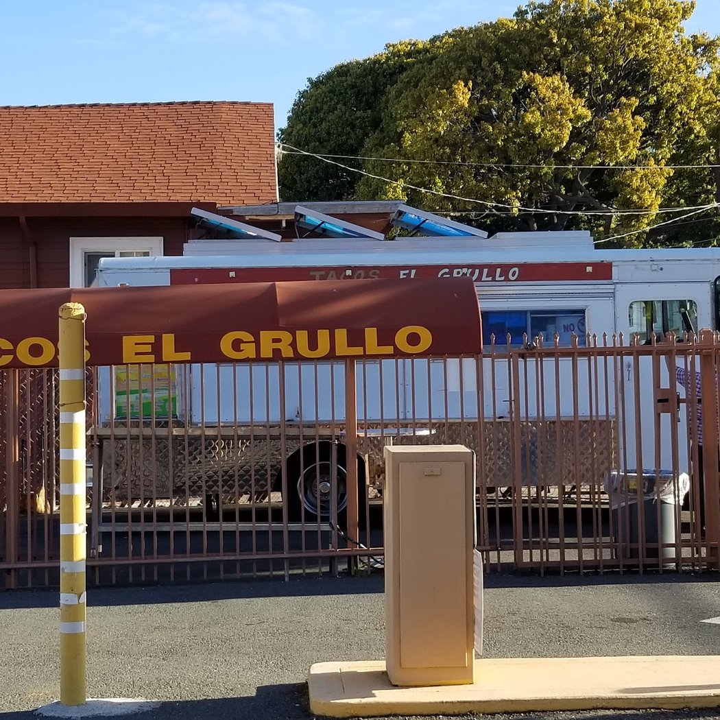 Tacos El Grullo ( Taco Truck ) 2