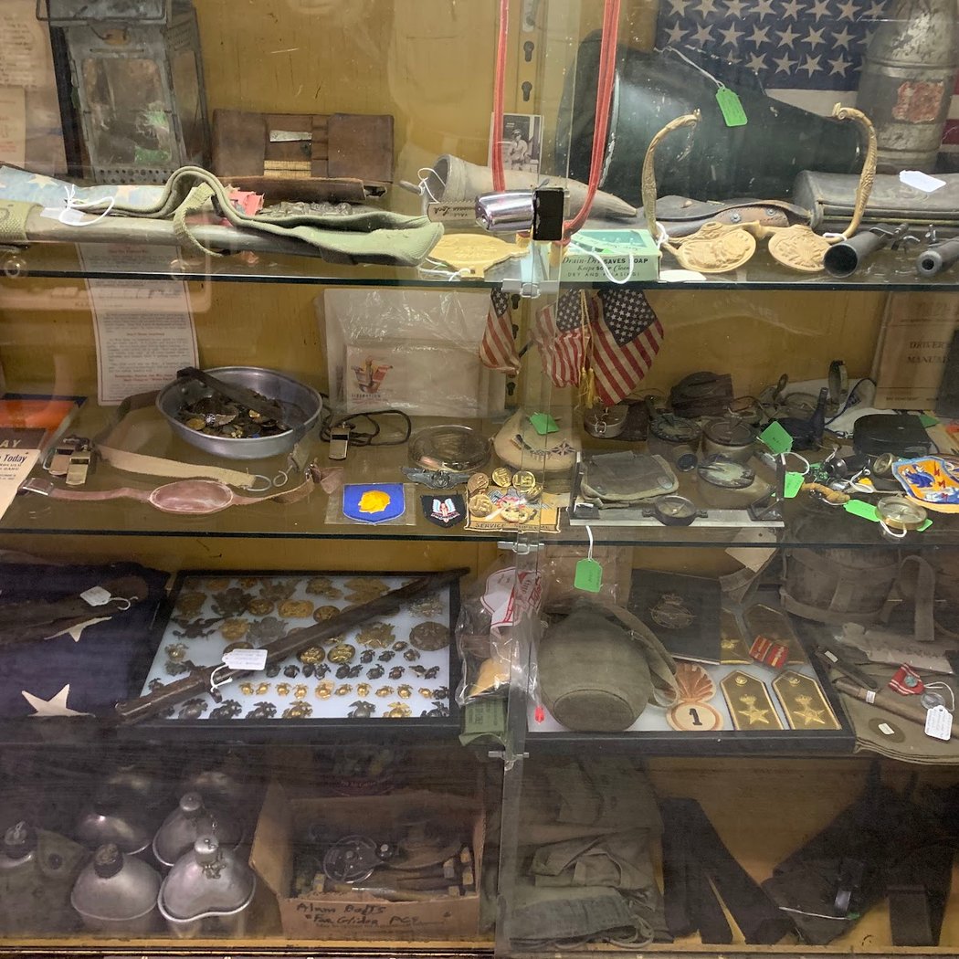 Sparr's Militaria & Antiques 3