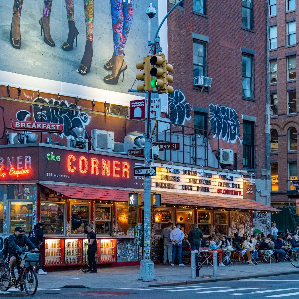 La Esquina Brasserie 3