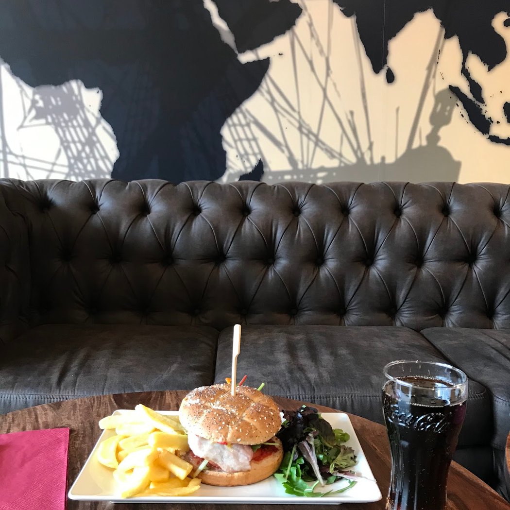 Tabac Black Pearl Café 1