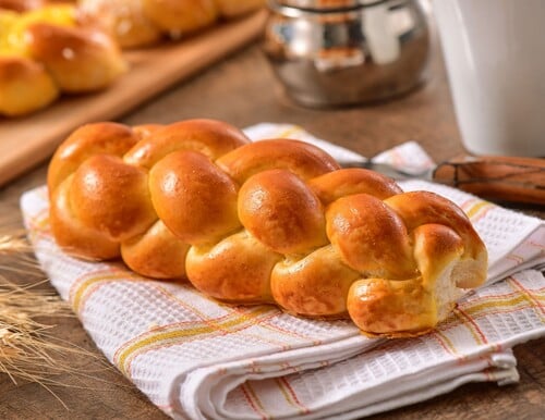 Olive Oil Challah Demo with Stephanie Rosenbaum Klassen 1