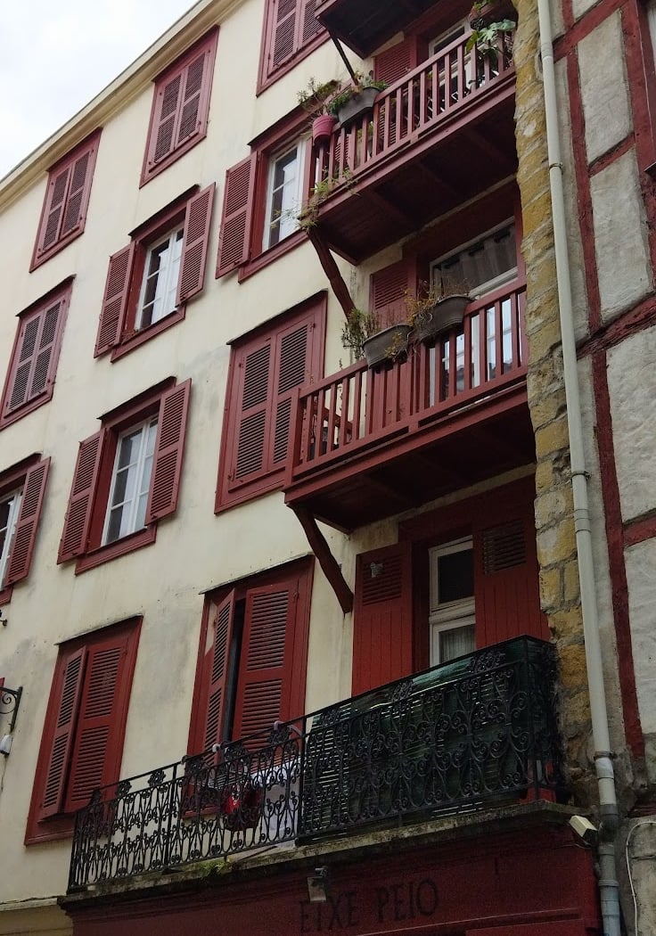 rue d'Espagne 2