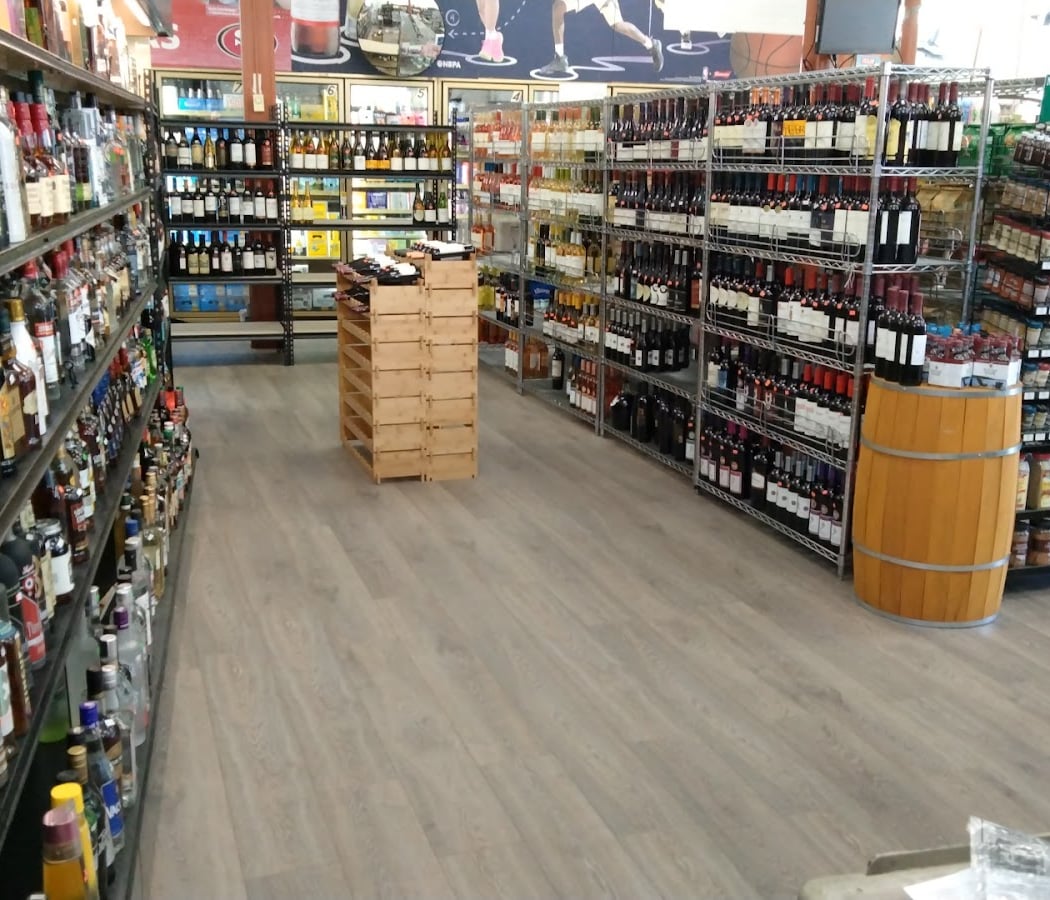 Hillsdale Liquor 3