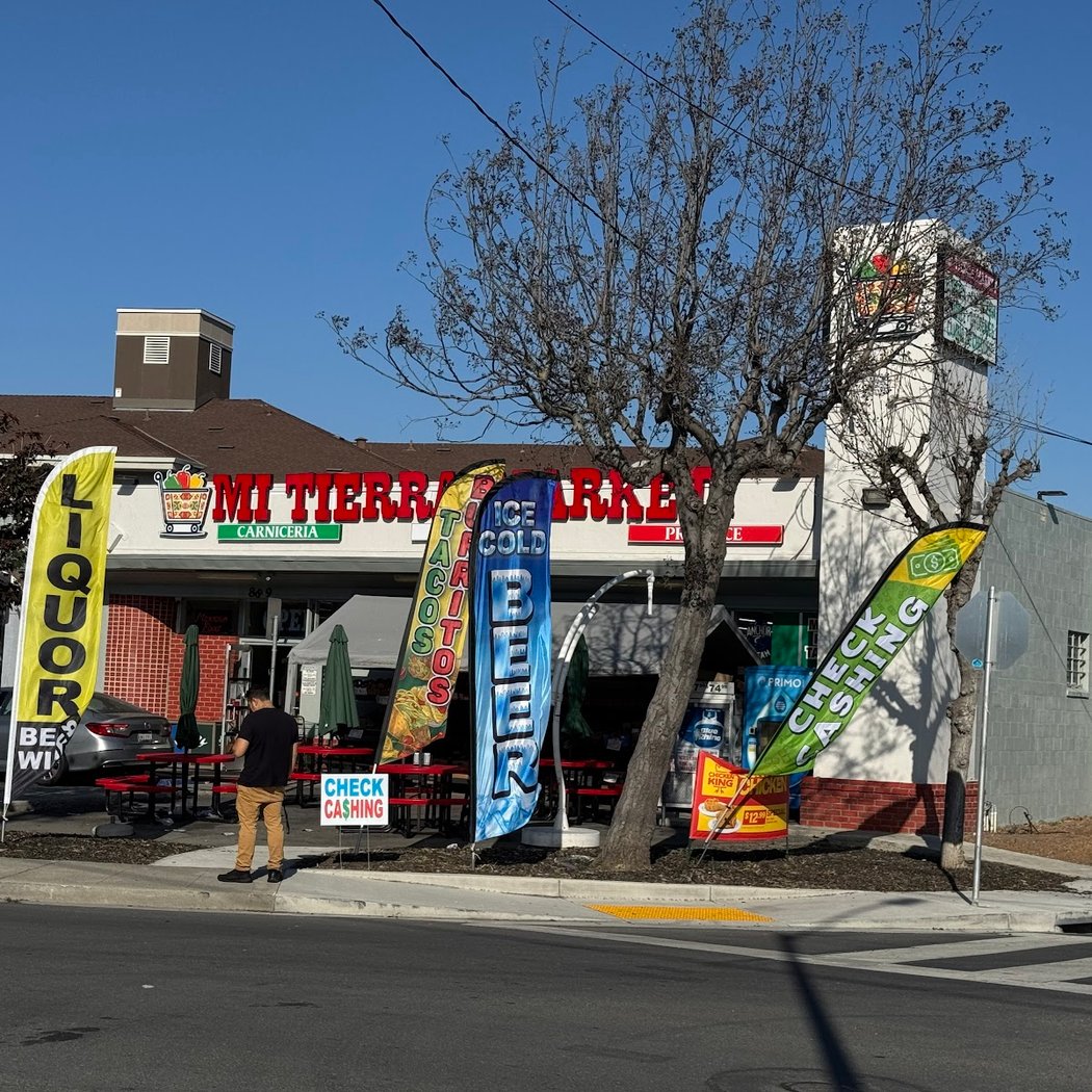 Mi Tierra Market & Taquería 3