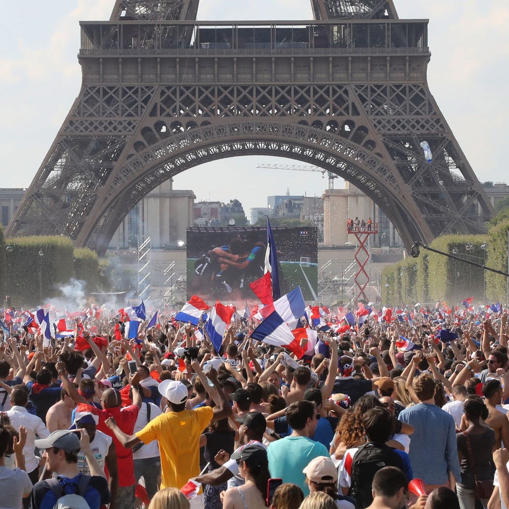 Soccer Sundays World Cup Watch Party & Food Festival 3